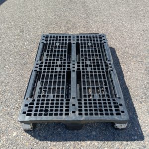 Palette plastique nid dabeille noir 120x80cm scaled